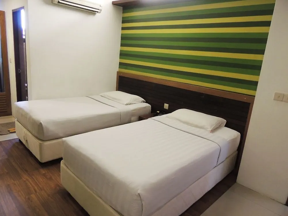 Hotel Pho Sein Yangon 2*,